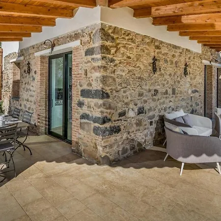 Gallus 6, Emma Villa Taormina