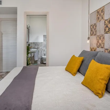 Gallus 6, Emma Villa *