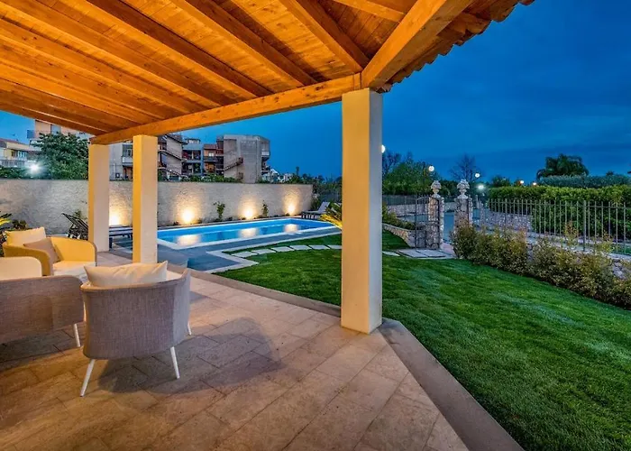 别墅 Gallus 6, Emma *